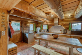 Chalet au bord d'un étang privé, Massif du Sancy Picherande